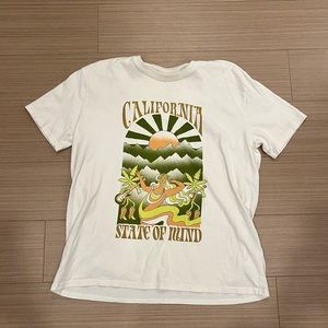 URBAN OUTFITTERS CALIFORNIA STATE OF MIND OVERSIZED T-SHIRT